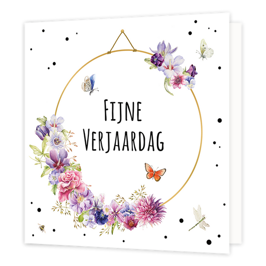 Fijne verjaardag - Formaat: Normaal - Vorm: Vierkant - Verjaardagskaart - Op deze wenskaart staat een grote gouden ring met bloemen erom heen en vlinders. In het midden staat de tekst: "Fijne verjaardag". - Snelwenskaart