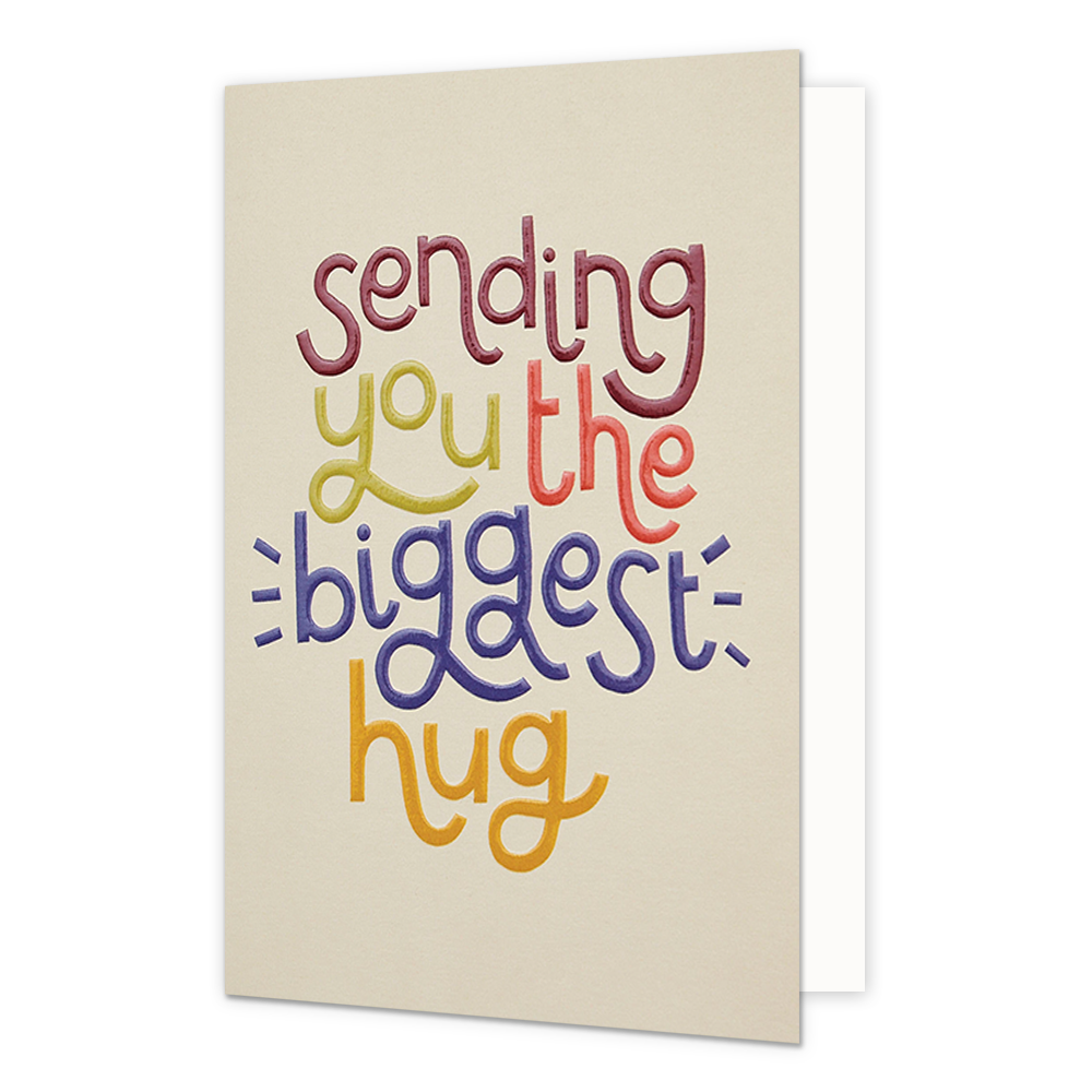 Sending you the biggest hug - Formaat: Standaard - Vorm: Staand - Denken aan kaart - Op deze wenskaart staat de tekst: "Sending you the biggest hug". - Snelwenskaart
