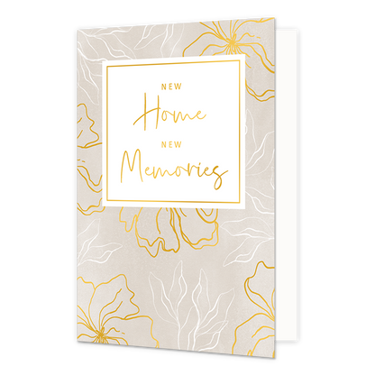 New home new memories - Formaat: Standaard - Vorm: Staand - Woningkaart - Op deze wenskaart zijn bloemen te zien met gouden of witte randen, op een lichtroze achtergrond. In het midden zit een wit blok met de gouden tekst: "New home new memories". - Snelwenskaart