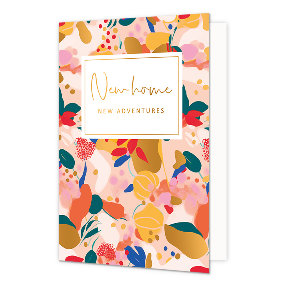 New home new adventures - Formaat: Normaal - Vorm: Staand - Woningkaart - Op deze artistieke wenskaarten zijn diverse bloemen te zien met de kleuren goud, roze, geel, wit rood, groen en blauw. In het midden zit een wit blok met de gouden tekst: "New home new adventures". - Snelwenskaart