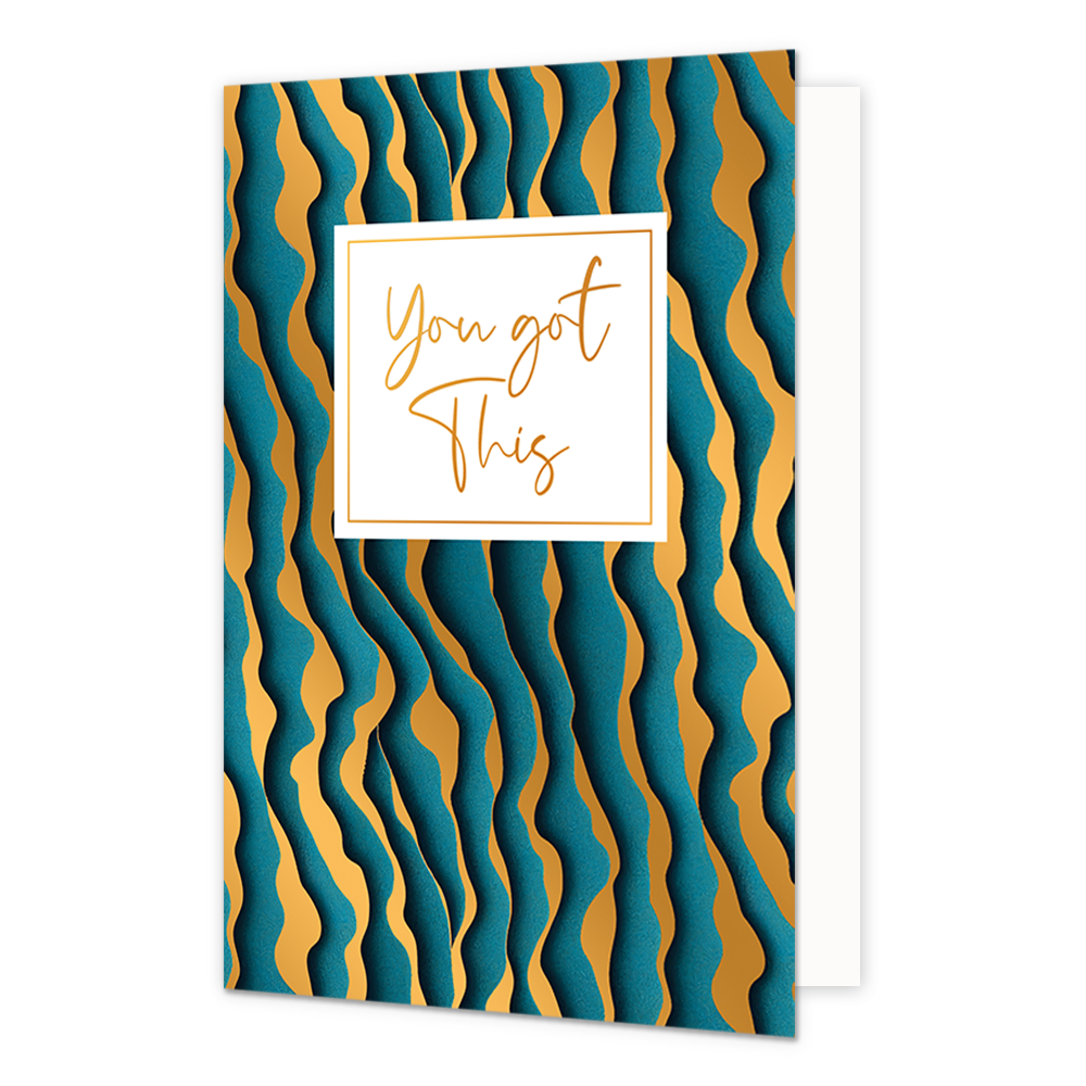 You got this - Formaat: Normaal - Vorm: Staand - Succes kaart - Op deze wenskaart zijn kronkelende lijnen te zien in de kleuren zwart, blauw en goud. In het midden zit een wit blok met de gouden tekst: "You got this". - Snelwenskaart