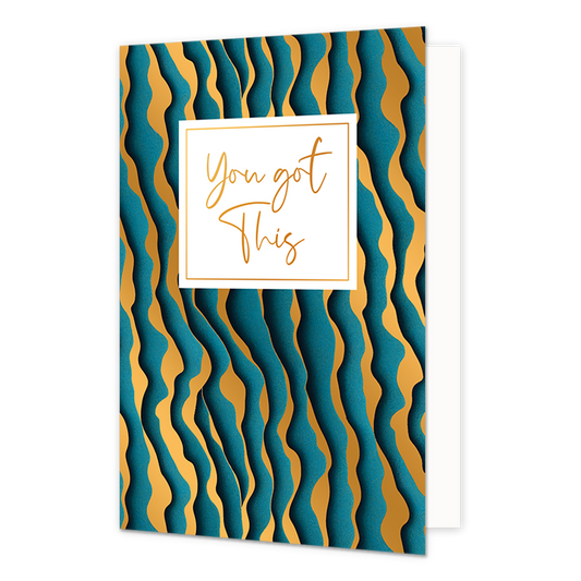 You got this - Formaat: Normaal - Vorm: Staand - Succes kaart - Op deze wenskaart zijn kronkelende lijnen te zien in de kleuren zwart, blauw en goud. In het midden zit een wit blok met de gouden tekst: "You got this". - Snelwenskaart