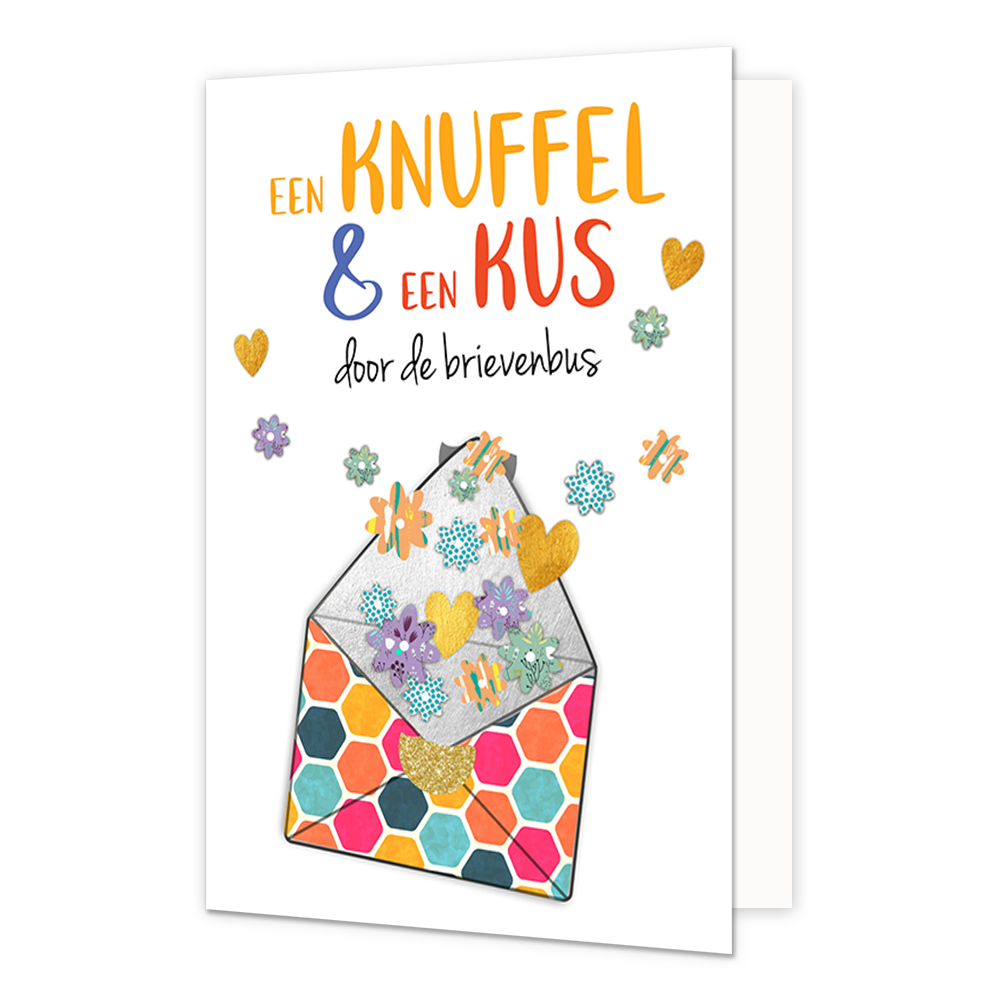 Een knuffel & een kus - Formaat: Normaal - Vorm: Staand - Vriendschapskaart - Op deze wenskaart staat een envelop waar bloemen en hartjes uit komen. Daarboven staat de tekst: "Een knuffel & een kus door de brievenbus". - Snelwenskaart