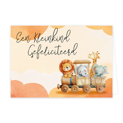 Een kleinkind gefeliciteerd - Formaat: Klein - Vorm: Liggend - Geboortekaart - Op deze wenskaart is een illustratie te zien van een houten speelgoedtrein waarin een leeuwtje, een olifantje en een girafje zitten. De achtergrond is warm oranje met vage wolkenvormen en bevat in zwarte, sierlijke letters de tekst "Een kleinkind Gefeliciteerd". De dieren zijn in een zachte, kleurrijke aquarelstijl weergegeven. - Snelwenskaart