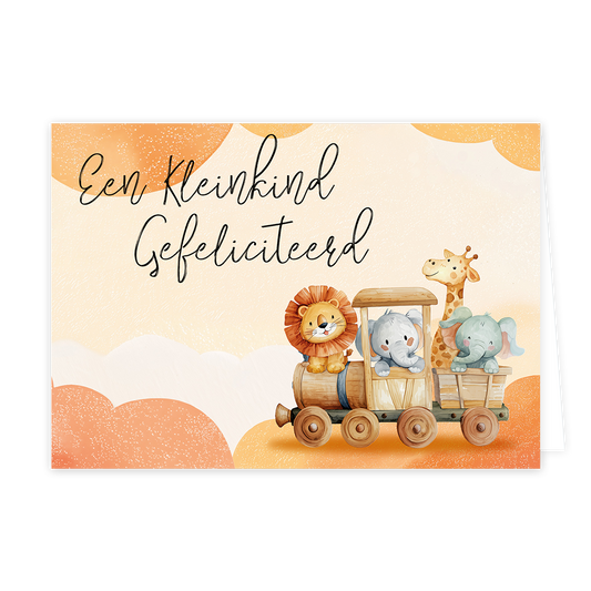 Een kleinkind gefeliciteerd - Formaat: Klein - Vorm: Liggend - Geboortekaart - Op deze wenskaart is een illustratie te zien van een houten speelgoedtrein waarin een leeuwtje, een olifantje en een girafje zitten. De achtergrond is warm oranje met vage wolkenvormen en bevat in zwarte, sierlijke letters de tekst "Een kleinkind Gefeliciteerd". De dieren zijn in een zachte, kleurrijke aquarelstijl weergegeven. - Snelwenskaart