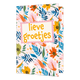 Lieve groetjes - Formaat: Klein - Vorm: Staand - Denken aan kaart - Op deze wenskaart staan bloemen en bladeren in de kleuren blauw, groen, roze, oranje en geel. In het midden staat de tekst: "Lieve groetjes". - Snelwenskaart