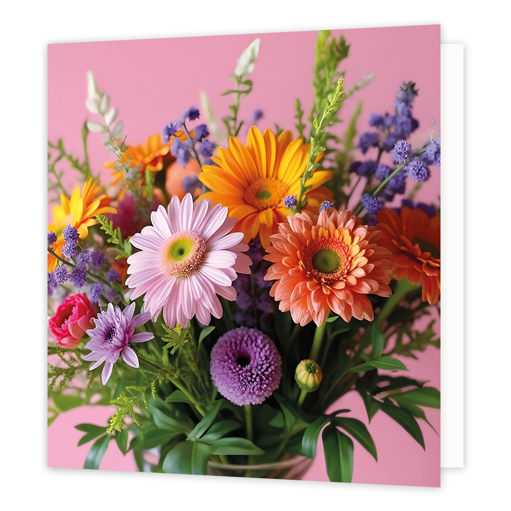 Bloemenboeket - Formaat: Standaard - Vorm: Vierkant - Blanco kaart - Op deze wenskaart staat een illustratie van een kleurrijk en gevarieerd boeket bloemen, met onder andere grote roze, oranje en gele gerbera's, paarse bolvormige bloemen en fijn groen blad tegen een effen roze achtergrond. Er is geen tekst op de illustratie zichtbaar. - Snelwenskaart