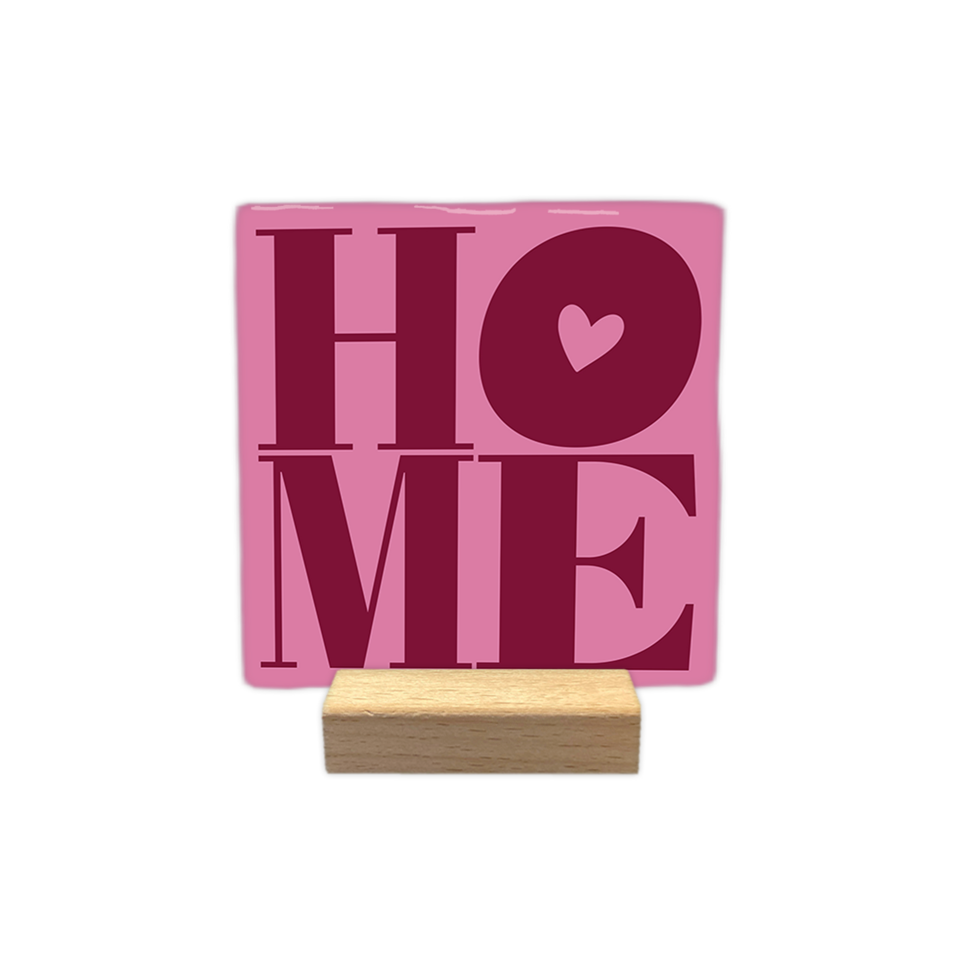 Home - Decoratie tegel - Formaat: - Op deze decoratie tegel staat het woord 'Home' in het donker roze. De letter O heeft een hartje in het midden. De achtergrond van de tegel is roze. - Snelwenskaart