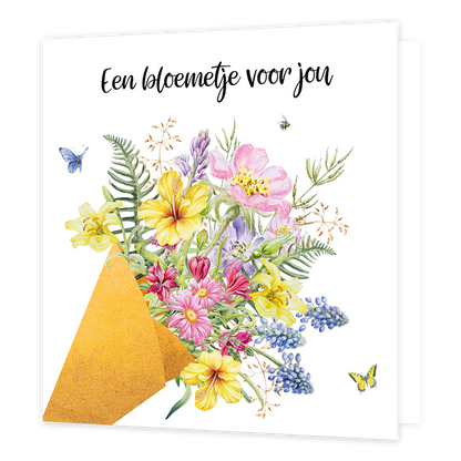 Een bloementje voor jou - Formaat: Standaard - Vorm: Vierkant - Denken aan kaart - Op deze wenskaart staat een blos bloemen in de kleuren roze, geel, paars rood en blauw met groene bladeren en vlinders. Boven de bos bloemen staat de tekst: "Een bloemetje voor jou". - Snelwenskaart