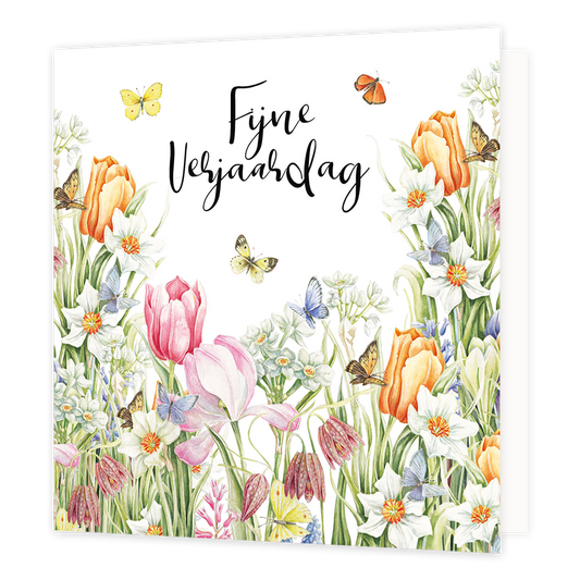 Fijne verjaardag - Formaat: Normaal - Vorm: Vierkant - Verjaardagskaart - Op deze wenskaart staan bloemen in de kleuren roze, geel en oranje, met gele en blauwe vlinders. Boven de illustratie staat de tekst: "Fijne verjaardag". - Snelwenskaart