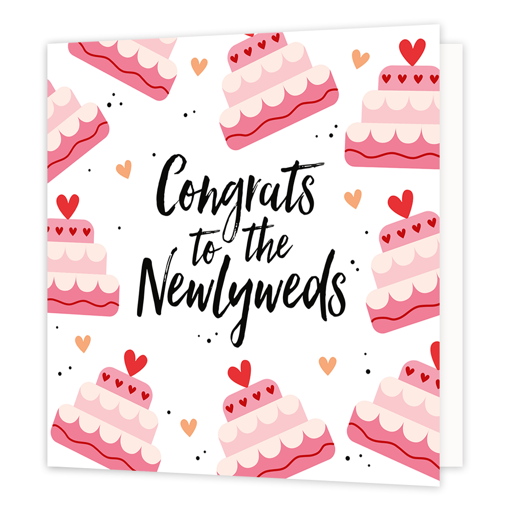 Op deze wenskaart staan meerdere roze taarten. Tussen de roze taarten staan oranje hartjes en zwarte stippen. In het midden van de kaart staat in het zwart de tekst 'congrats to the newlyweds'.