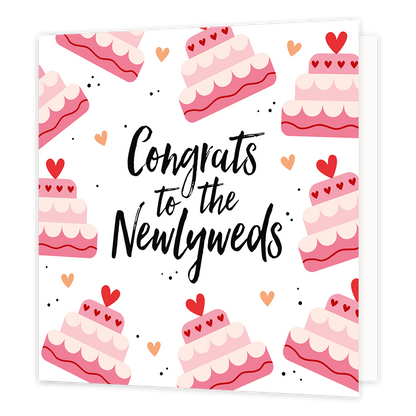 Op deze wenskaart staan meerdere roze taarten. Tussen de roze taarten staan oranje hartjes en zwarte stippen. In het midden van de kaart staat in het zwart de tekst 'congrats to the newlyweds'.