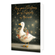 May your christmas be as fabulous as you are - Formaat: Standaard - Vorm: Staand - Kerstkaart - Op deze wenskaart is een witte gans afgebeeld die een feestelijke krans met herfst- en winterbladeren om zijn nek draagt. De gans staat op een lichte ondergrond tegen een donkere achtergrond die gevuld is met gele stipjes en stralende sterretjes. Bovenaan de illustratie staat de oranje, handgeschreven tekst "May your Christmas be as Fabulous as You are". - Snelwenskaart