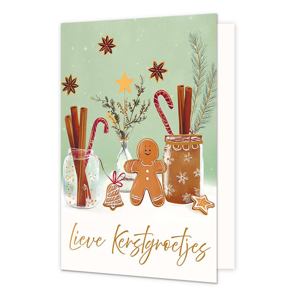 Lieve kerstgroetjes - Formaat: Standaard - Vorm: Staand - Kerstkaart - Op deze wenskaart staat een feestelijk stilleven van glazen potten gevuld met kaneelstokjes en zuurstokken, vergezeld door peperkoekfiguurtjes in de vorm van een mannetje, een bel en een ster. De decoratie is geplaatst tegen een lichtgroene achtergrond die versierd is met steranijs en subtiele sneeuwvlokken. Onderaan de illustratie bevindt zich de gele, sierlijke handgeschreven tekst "Lieve Kerstgroetjes". - Snelwenskaart