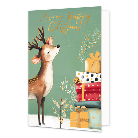 A very happy christmas - Formaat: Standaard - Vorm: Staand - Kerstkaart - Op deze wenskaart is een lief hert met een gewei afgebeeld, staand in een besneeuwd landschap tegen een zachte groene achtergrond. Naast het hert bevindt zich een stapel kleurrijke cadeautjes versierd met linten, takjes met besjes en dennenappels. De achtergrond is verder voorzien van subtiele witte stipjes die op sneeuw lijken. Bovenaan de illustratie staat de goudkleurige handgeschreven tekst "A very Happy Christmas". - Snelwenskaa