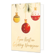 Fijne kerst en gelukkig nieuwjaar - Formaat: Standaard - Vorm: Staand - Kerstkaart - Op deze wenskaart hangen drie kerstballen aan dennentakken tegen een lichte, crèmekleurige achtergrond. De kerstballen hebben elk een eigen ontwerp, bestaande uit een gele bal met stippen en patronen, een rode bal met gouden sterren en een tweekleurige wit-rode bal met bloem- en stipmotieven. Onderaan de illustratie staat de goudkleurige, handgeschreven tekst "Fijne Kerst en Gelukkig Nieuwjaar". - Snelwenskaart