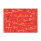 Vrolijk kerstfeest - 8 stuks - Formaat: Standaard - Vorm: Liggend - Kerstkaart - Op deze wenskaart staat een helderrode achtergrond die rijkelijk is bedekt met kerstwensen in verschillende talen, waaronder "Merry Christmas", "Feliz Navidad", "Vrolijk Kerstfeest" en "Joyeux Noël". De teksten zijn geschreven in een elegant wit en goudkleurig handschrift en worden afgewisseld met kleine illustraties zoals dennentakjes, hulstblaadjes, sterren en kerstballen in groen, goud en wit. - Snelwenskaart