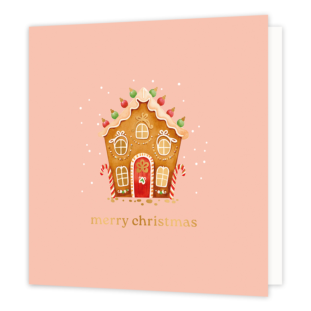 Merry christmas - Formaat: Normaal - Vorm: Vierkant - Kerstkaart - Op deze wenskaart staat een charmante illustratie van een peperkoekhuisje dat rijkelijk is versierd met 'glazuur', gekleurde snoepjes op het dak en twee rood-wit gestreepte zuurstokken bij de ingang. Het huisje wordt omringd door zachte witte sneeuwvlokjes tegen een warme, zalmroze achtergrond. Onderaan de kaart staat in elegante goudkleurige letters de wens "merry christmas". - Snelwenskaart