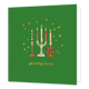 Gezellige kerst - Formaat: Standaard - Vorm: Vierkant - Kerstkaart - Op deze wenskaart staat een sfeervolle illustratie van verschillende kandelaars met brandende kaarsen tegen een diepgroene achtergrond. In het midden staat een grote, gestreepte kandelaar met drie kaarsen, geflankeerd door twee lossen kandelaars waarvan één is versierd met een sierlijke rode strik. De warme vlammetjes worden omringd door fonkelende goudkleurige sterretjes en stipjes. Onderaan de kaart staat in elegante goudkleurige letter