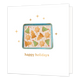 Happy holidays - Formaat: Normaal - Vorm: Vierkant - Kerstkaart - Op deze wenskaart staat een sfeervolle illustratie van een bakplaat vol met feestelijk versierde kerstkoekjes, waaronder kerstboompjes en sterren. De bakplaat is omringd door fonkelende goudkleurige sterretjes tegen een heldere, witte achtergrond. Onderaan de kaart staat in elegante gouden letters de wens "happy holidays". - Snelwenskaart