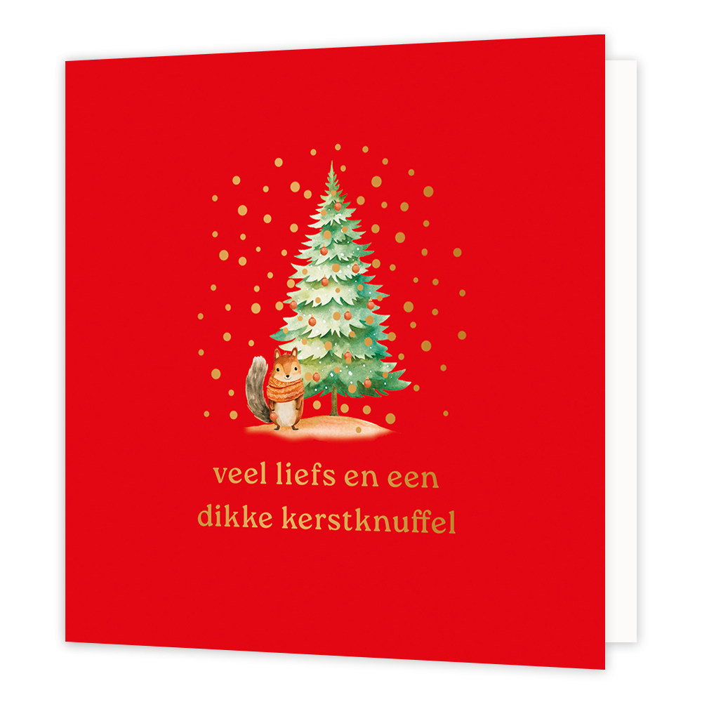Veel liefs en een dikke kerstknuffel - Formaat: Normaal - Vorm: Vierkant - Kerstkaart - Op deze wenskaart staat een sfeervolle illustratie van een versierde kerstboom met daarnaast een schattig eekhoorntje dat een gestreepte sjaal draagt. De afbeelding is geplaatst tegen een felrode achtergrond en wordt omringd door vrolijke goudkleurige stipjes die lijken op vallende sneeuw of confetti. Onderaan de kaart staat in gouden letters de tekst "veel liefs en een dikke kerstknuffel". - Snelwenskaart