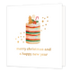 Merry christmas and a happy new year - Formaat: Normaal - Vorm: Vierkant - Kerstkaart - Op deze wenskaart staat een feestelijke gestreepte kersttaart versierd met een peperkoekboom, een zuurstok en hulstbessen. De taart wordt omringd door fonkelende gouden sterretjes en stipjes tegen een heldere witte achtergrond. Onderaan de kaart staat in een elegant goudkleurig lettertype de tekst "merry christmas and a happy new year". - Snelwenskaart