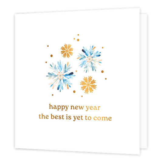 Happy new year the best is yet to come - Formaat: Normaal - Vorm: Vierkant - Kerstkaart - Op deze wenskaart staat een elegante illustratie van artistieke sneeuwvlokken in blauwe aquareltinten en goudkleur, omringd door fijne gouden spikkels. De afbeelding staat gecentreerd op een heldere, witte achtergrond voor een rustige en stijlvolle uitstraling. Onderaan staat in goudkleurige letters de inspirerende tekst "happy new year, the best is yet to come". - Snelwenskaart
