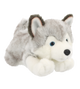 Knuffel puppy husky - Deze knuffel husky heeft een zachte, grijs-witte pluche vacht en ligt in een liggende houding. De husky is voorzien van opstaande oren met een lichte binnenkant, opvallende blauwe ogen, een zwarte neus en een witte snuit en poten. - Snelwenskaart