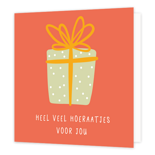 Heel veel hoeraatjes - Formaat: Normaal - Vorm: Vierkant - Verjaardagskaart - Op deze wenskaart staat een groot cadeau in de kleur mintgroen met daaronder de tekst: "Heel veel hoeraatjes voor jou". - Snelwenskaart