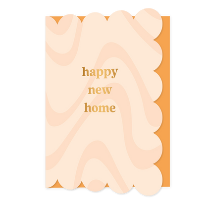 Happy new home - Formaat: Normaal - Vorm: Staand - Woningkaart - Op deze wenskaart staan kronkelende lijnen in het beige en roze, met in het midden de tekst: "Happy new home". - Snelwenskaart