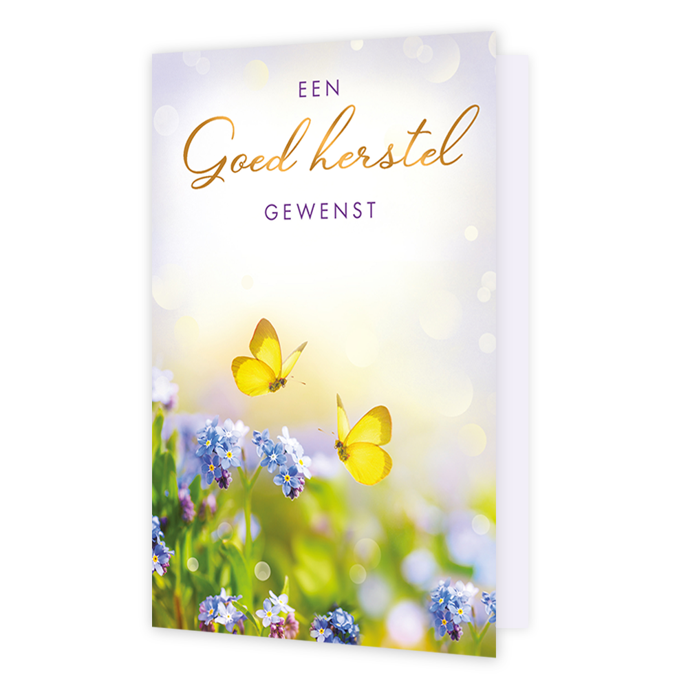 Een goed herstel gewenst - Formaat: Standaard - Vorm: Staand - Beterschapskaart - Op deze wenskaart vliegen twee gele vlinders boven een veld met kleine blauwe bloemen, omringd door een zachte, dromerige achtergrond. Bovenaan de kaart staat de tekst "EEN Goed herstel GEWENST" in een combinatie van paarse hoofdletters en een sierlijk, goudkleurig lettertype. De lichte kleuren en het bokeh-effect creëren een vredige en hoopvolle sfeer. Dit beeld is bedoeld om iemand op een rustgevende manier sterkte te wense