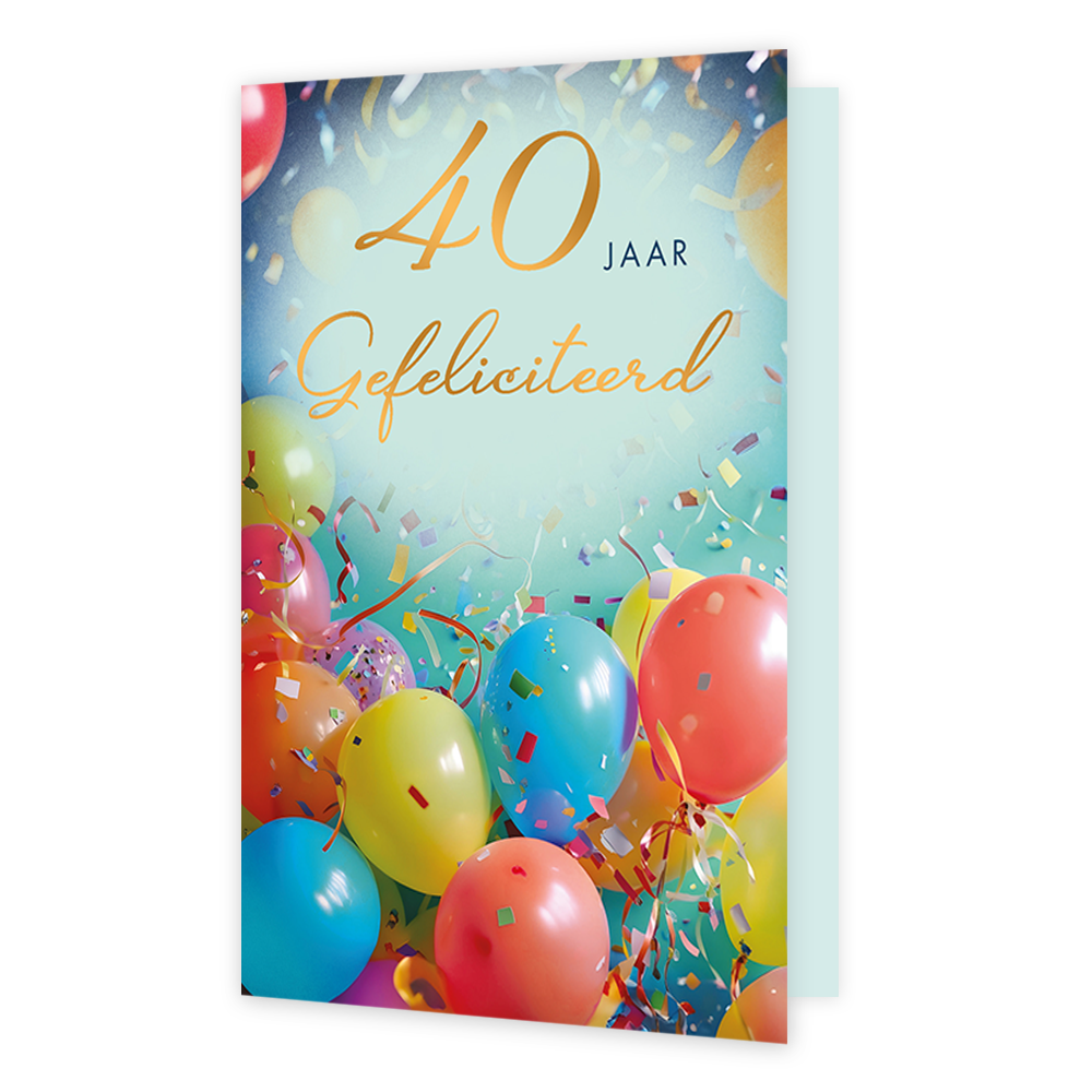 40 jaar gefeliciteerd - Formaat: Standaard - Vorm: Staand - Verjaardagskaart - Op deze wenskaart dansen vrolijke, kleurrijke ballonnen tegen een lichtblauwe achtergrond vol confetti en serpentines. Bovenaan prijkt de tekst "40 JAAR Gefeliciteerd" in een combinatie van sierlijk goud en strakke, donkerblauwe hoofdletters. De levendige kleuren en feestelijke versieringen zorgen voor een uitbundige en sfeervolle uitstraling. Deze illustratie is de perfecte manier om iemand op feestelijke wijze te feliciteren m