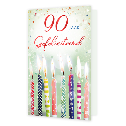 90 jaar gefeliciteerd - Formaat: Standaard - Vorm: Staand - Verjaardagskaart - Op deze wenskaart staan acht kleurrijke, brandende kaarsjes met diverse patronen tegen een lichtgroene achtergrond vol confetti en bokeh-effecten. Bovenaan prijkt de tekst "90 JAAR Gefeliciteerd" in een combinatie van grote rode cijfers, strakke blauwe hoofdletters en een elegant, rood scriptlettertype. De vrolijke versieringen op de kaarsjes zorgen voor een feestelijke uitstraling. Een perfect ontwerp om iemand op vrolijke wijz