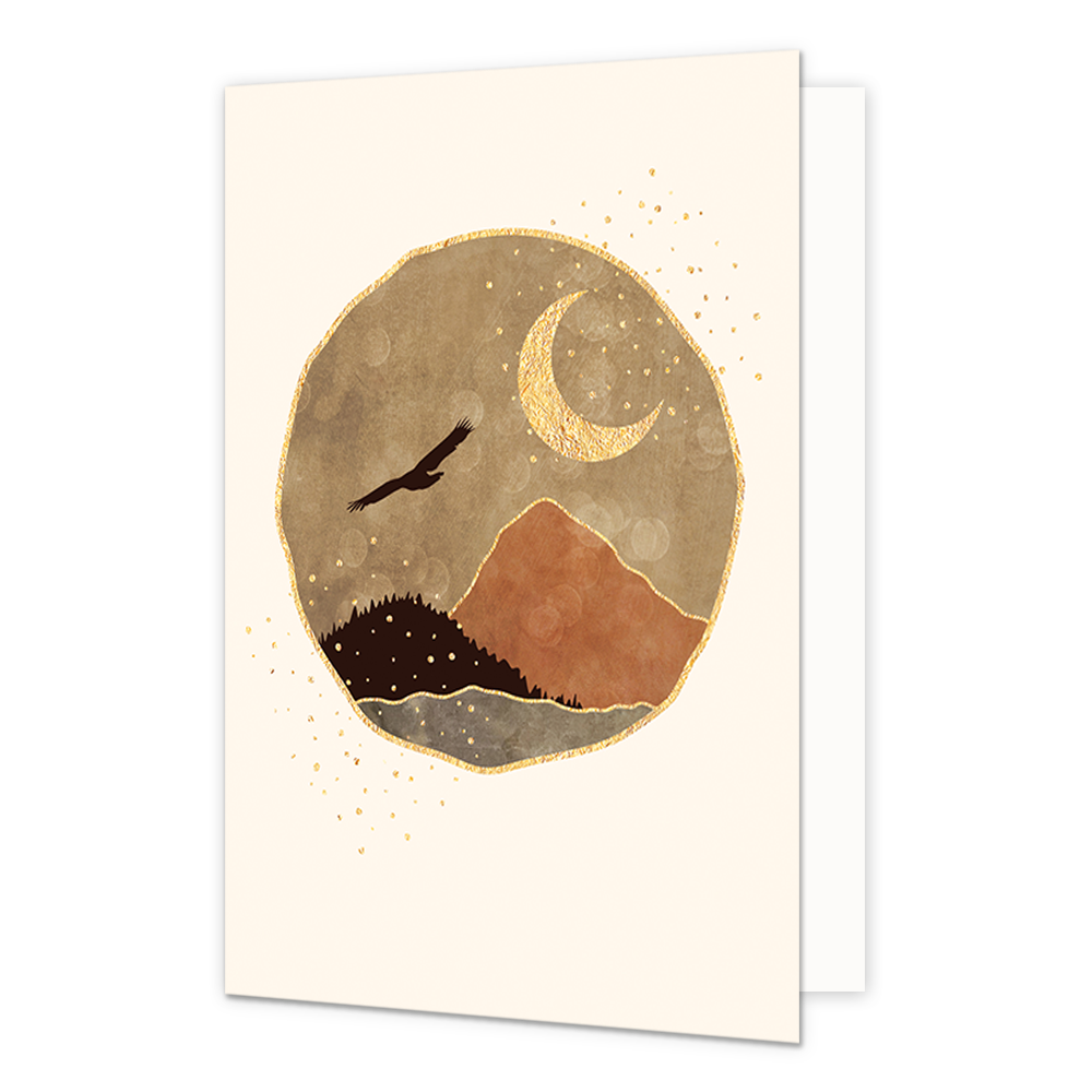Nacht landschap - Formaat: Standaard - Vorm: Staand - Blanco kaart - Op deze artistieke wenskaart staat een nachtlandschap in een cirkel met een vogel, bergen en een halve gouden maan. - Snelwenskaart