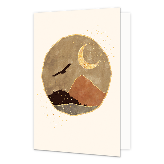 Nacht landschap - Formaat: Normaal - Vorm: Staand - Blanco kaart - Op deze artistieke wenskaart staat een nachtlandschap in een cirkel met een vogel, bergen en een halve gouden maan. - Snelwenskaart