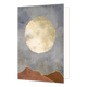 Maan - Formaat: Standaard - Vorm: Staand - Blanco kaart - Op deze wenskaart staat een grote, lichtgevende volle maan centraal tegen een bewolkte, grijsblauwe aquarelhemel. De maan is subtiel versierd met goudkleurige spikkels, wat een glinsterend effect geeft aan het hemellichaam. Aan de onderzijde van de illustratie zijn bruine heuvels afgebeeld met een gouden rand, waarachter goudkleurige silhouetten van dennenbomen omhoog steken. - Snelwenskaart