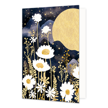 Nacht bloemen - Formaat: Normaal - Vorm: Staand - Blanco kaart - Op deze artistieke wenskaart staan witte en gouden bloemen met een nachtlandschap. - Snelwenskaart