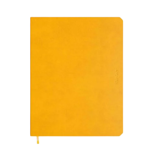 Op deze afbeelding is een geel notitieboek te zien