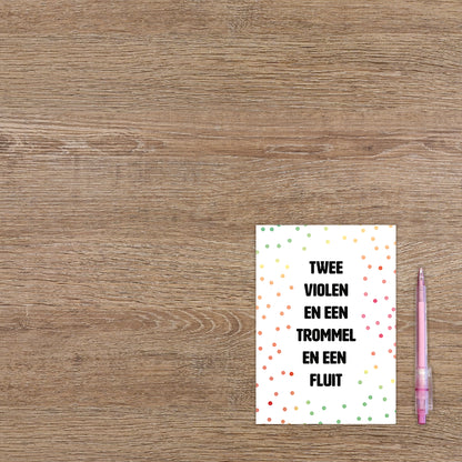 Twee violen en een trommel en een fluit