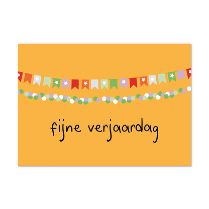 Postcard Fijne verjaardag - 10 stuks - Formaat: Normaal - Vorm: Liggend - Postcards - Op deze postcard staat de tekst: "Fijne verjaardag" met slingers. - Snelwenskaart