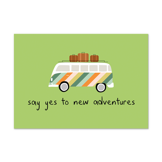Postcard Say yes to new adventures - 10 stuks - Formaat: Normaal - Vorm: Liggend - Postcards - Op deze postcard staat de tekst: "Say yes to new adventures" met daarboven een volkswagenbusje. - Snelwenskaart