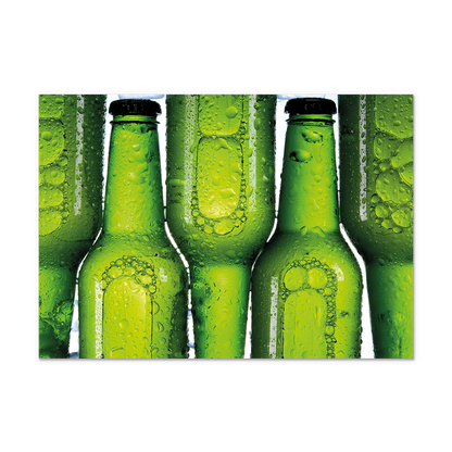 Postcard Bierflesjes - 10 stuks - Formaat: Normaal - Vorm: Liggend - Postcards - Op deze postcard staan vijf groene bierflesjes. - Snelwenskaart