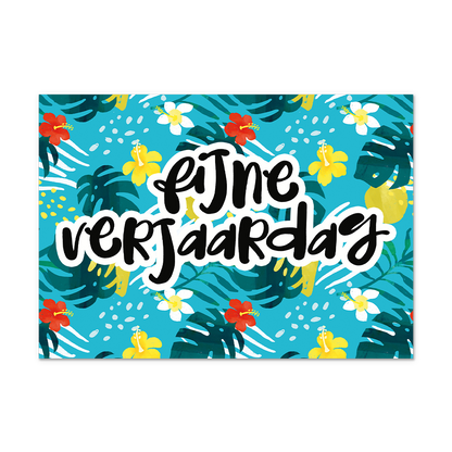 Postcard Fijne verjaardag - 10 stuks - Formaat: Normaal - Vorm: Liggend - Postcards - Op deze postcard staat de tekst: "Fijne verjaardag" omringt door groene en witte bladeren en gele, witte en rode bloemen. - Snelwenskaart
