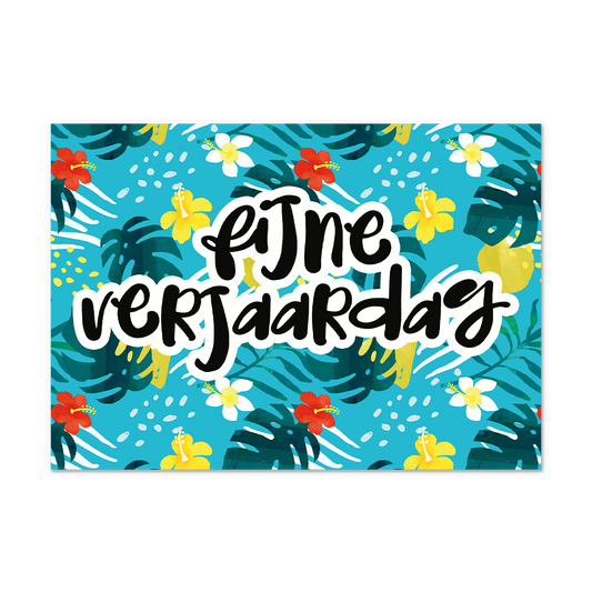 Postcard Fijne verjaardag - 10 stuks - Formaat: Normaal - Vorm: Liggend - Postcards - Op deze postcard staat de tekst: "Fijne verjaardag" omringt door groene en witte bladeren en gele, witte en rode bloemen. - Snelwenskaart