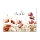 Postcard Sterkte - 10 stuks - Formaat: Standaard - Vorm: Liggend - Postcards - Op deze postcard staat de tekst: "Sterkte" met daaronder bloemen in de kleuren oud roze, rood, beige en wit. - Snelwenskaart