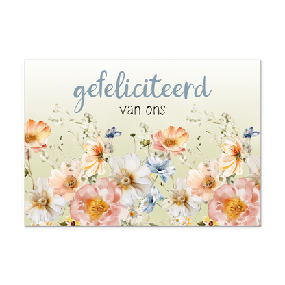 Postcard Gefeliciteerd van ons - 10 stuks - Formaat: Normaal - Vorm: Liggend - Postcards - Op deze postcard staat de tekst: "Gefeliciteerd van ons" met daaronder bloemen in de kleuren oranje, beige, wit en blauw. - Snelwenskaart