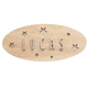 Dit naambord heeft een ovale houten vorm waarin verschillende sterren in diverse formaten zijn uitgesneden. Tussen de uitgesneden sterren bevindt zich een naam in losse houten letters.