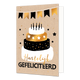 Hartelijk gefeliciteerd - Formaat: Standaard - Vorm: Staand - Felicitatiekaart - Op deze wenskaart staat een vierlaagse taart met daarboven slingers. In de illustratie staat de tekst: "Hartelijk gefeliciteerd". - Snelwenskaart