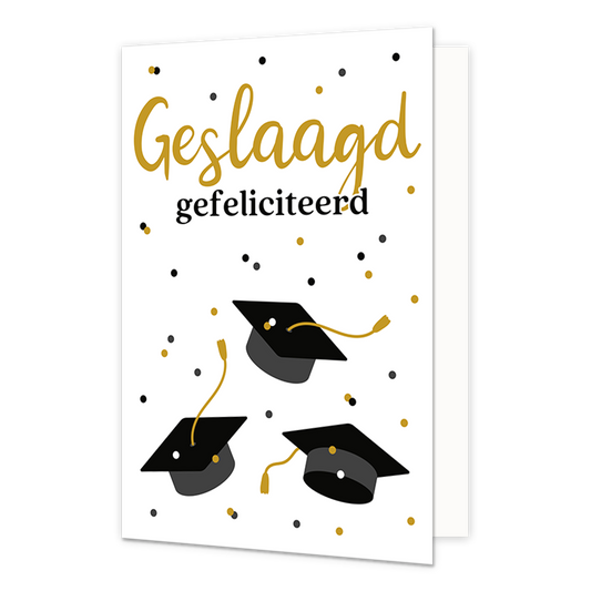 Geslaagd gefeliciteerd - Formaat: Normaal - Vorm: Staand - Geslaagd kaart - Op deze wenskaart staan afstudeerhoedjes met daarboven de tekst: "Geslaagd gefeliciteerd". - Snelwenskaart
