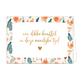 Een dikke knuffel in deze moeilijke tijd - Formaat: Standaard - Vorm: Liggend - Denken aan kaart - Op deze wenskaart staan bloemen in de kleuren roze, beige en geel, met groene en blauwe bladeren. In het midden staat de tekst: "Een dikke knuffel in deze moeilijke tijd". - Snelwenskaart